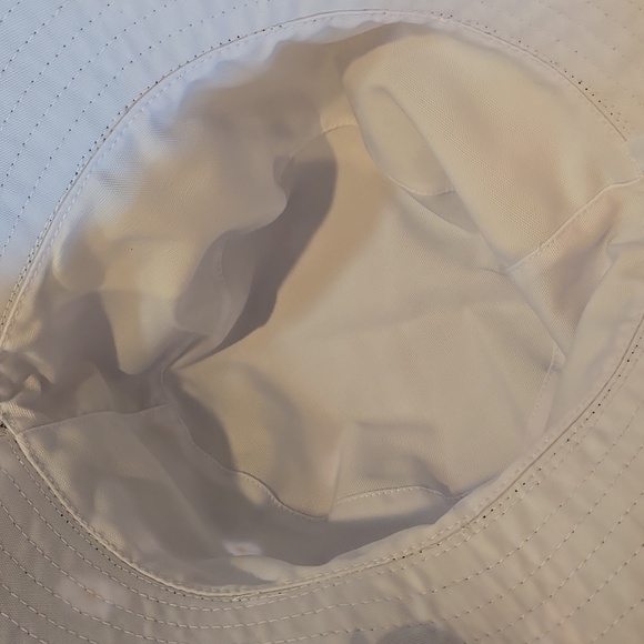 New Alice + Olivia Reversible Daisy Print Bucket Hat - Picture 5 of 7